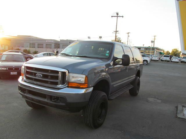 Ford Excursion 2000 photo 1