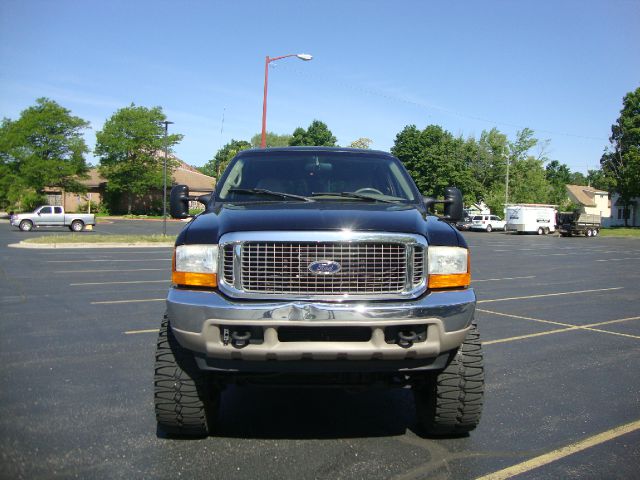 Ford Excursion 2000 photo 2