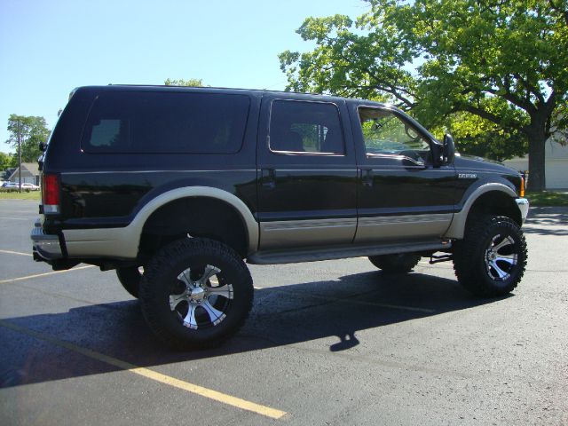 Ford Excursion 2000 photo 3