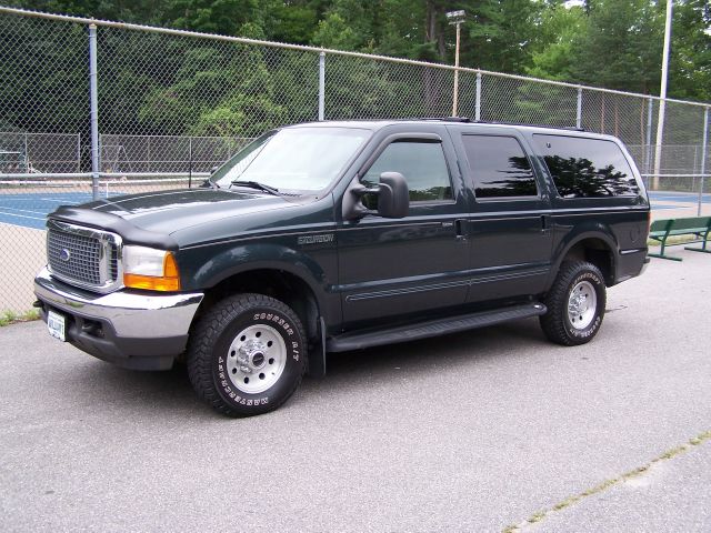 Ford Excursion 2000 photo 1