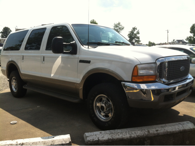 Ford Excursion 2000 photo 1