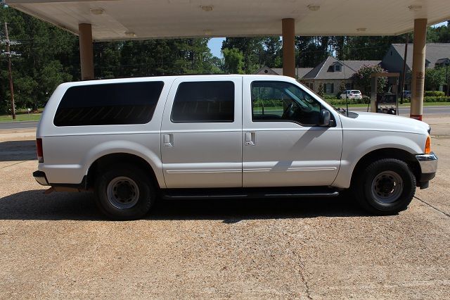 Ford Excursion 2000 photo 1