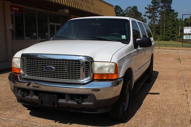 Ford Excursion 2000 photo 3