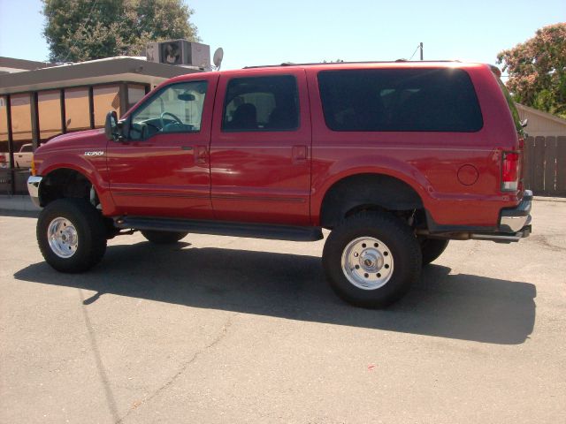 Ford Excursion 2000 photo 1