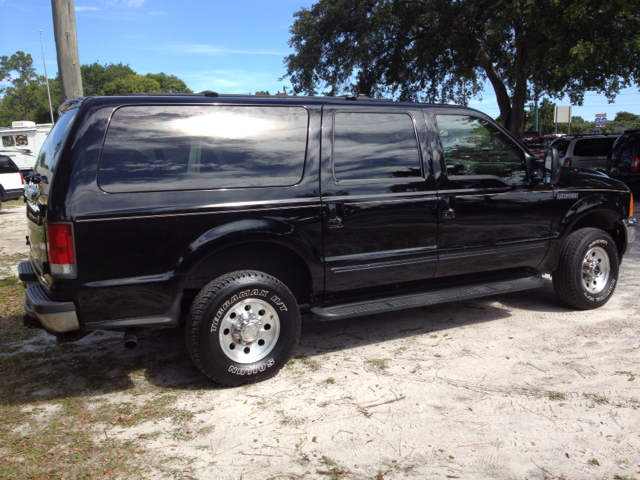 Ford Excursion 2000 photo 1