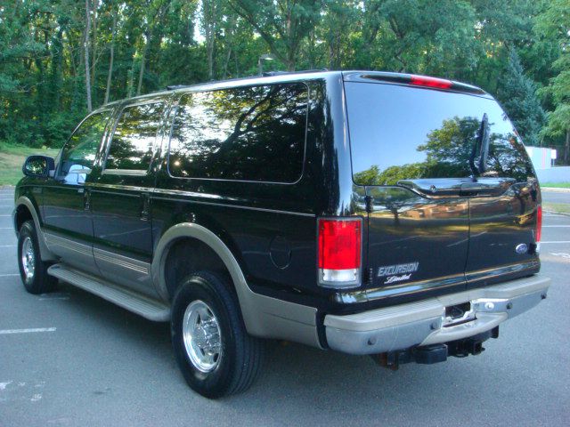 Ford Excursion 2000 photo 1