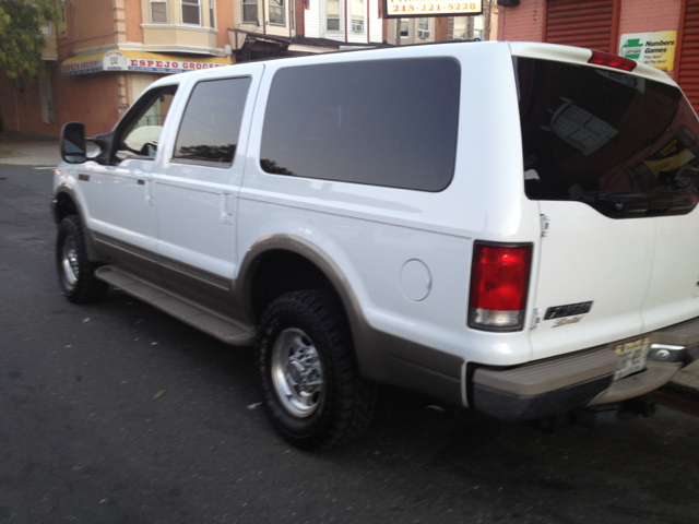 Ford Excursion 2000 photo 1