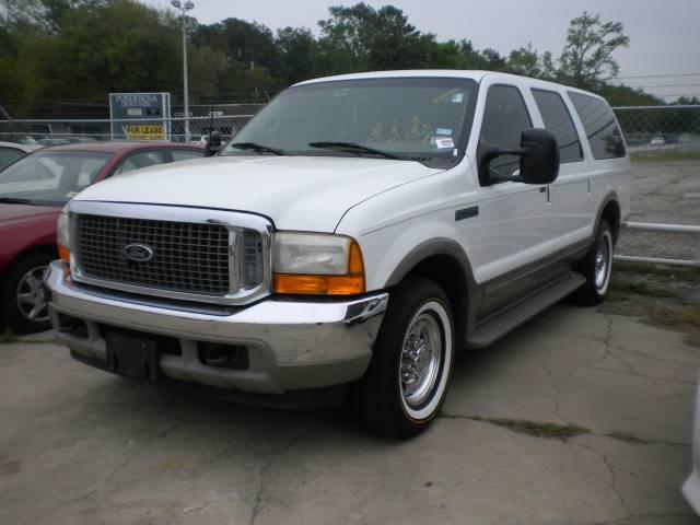 Ford Excursion 2000 photo 1