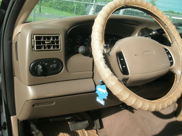 Ford Excursion 2000 photo 2