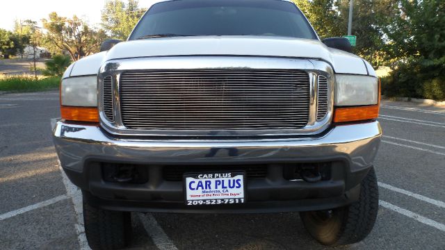 Ford Excursion 2000 photo 2