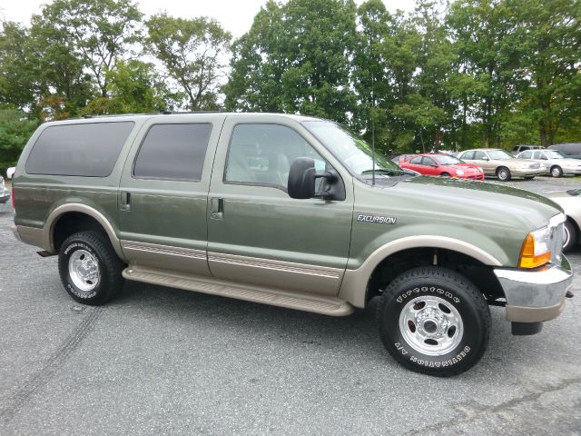 Ford Excursion 2000 photo 1