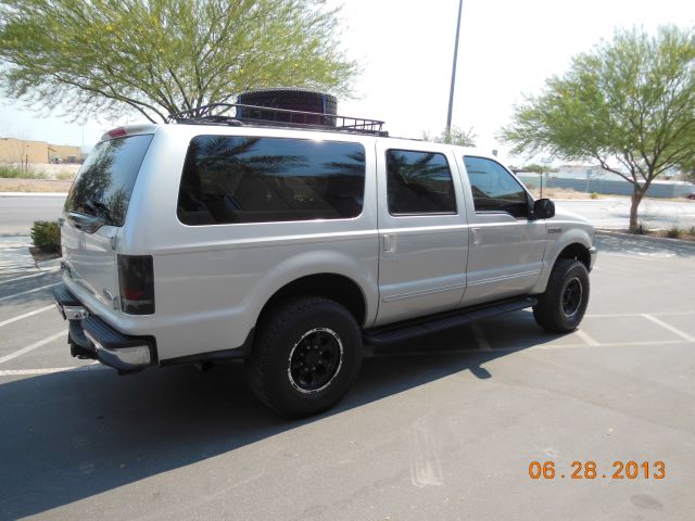 Ford Excursion 2000 photo 1