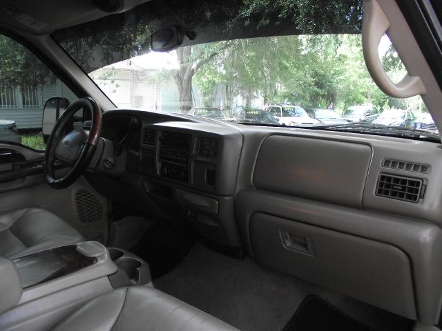 Ford Excursion 2000 photo 2