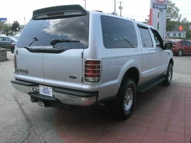 Ford Excursion 2000 photo 1