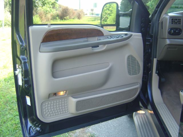 Ford Excursion 2000 photo 18