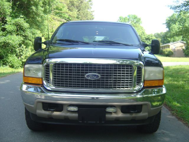 Ford Excursion 2000 photo 28