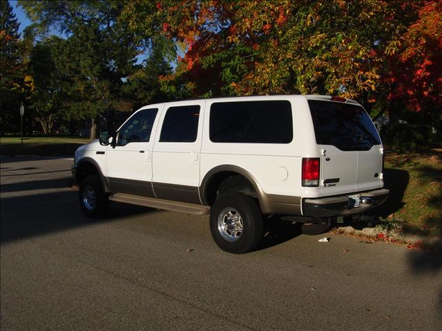 Ford Excursion 2000 photo 2