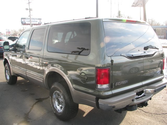 Ford Excursion 2000 photo 1