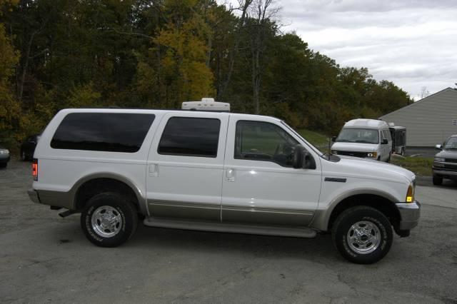 Ford Excursion 2000 photo 1