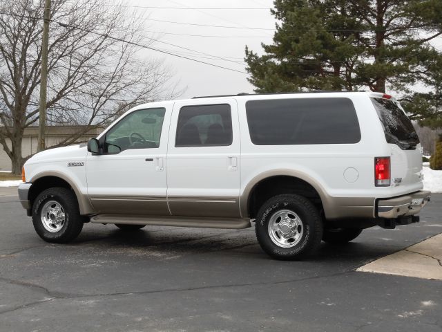 Ford Excursion 2000 photo 2