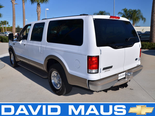 Ford Excursion 2000 photo 1