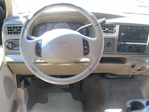 Ford Excursion 2001 photo 16