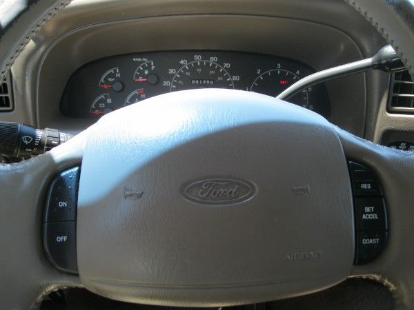 Ford Excursion 2001 photo 17