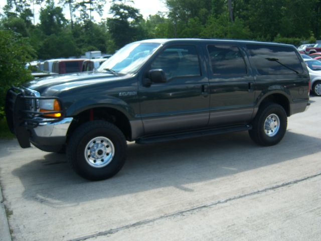 Ford Excursion 2001 photo 1