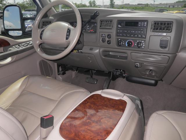 Ford Excursion 2001 photo 10