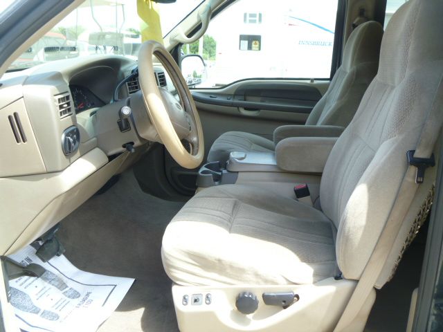 Ford Excursion 2001 photo 15