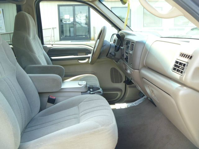 Ford Excursion 2001 photo 16