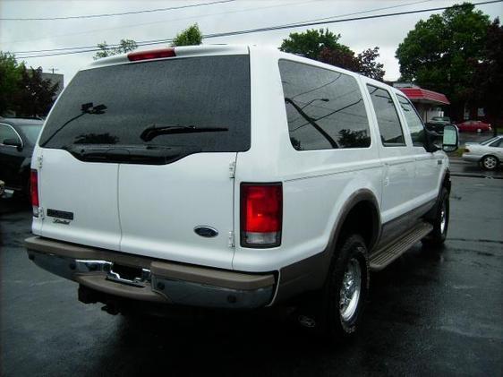 Ford Excursion 2001 photo 2