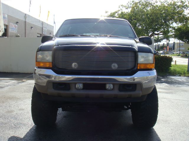 Ford Excursion 2001 photo 2