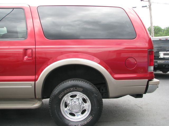 Ford Excursion 2001 photo 2