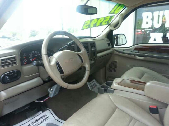 Ford Excursion 2001 photo 2