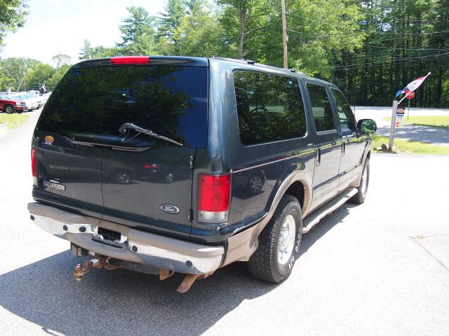 Ford Excursion 2001 photo 2