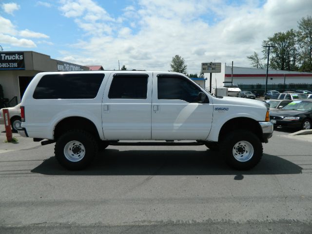 Ford Excursion Super SUV