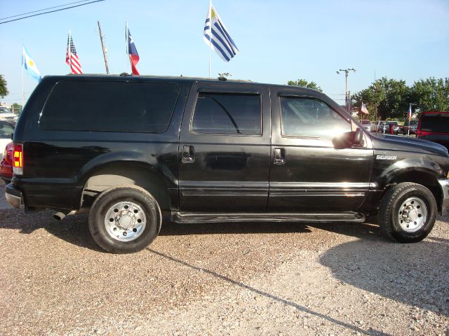 Ford Excursion 2002 photo 1