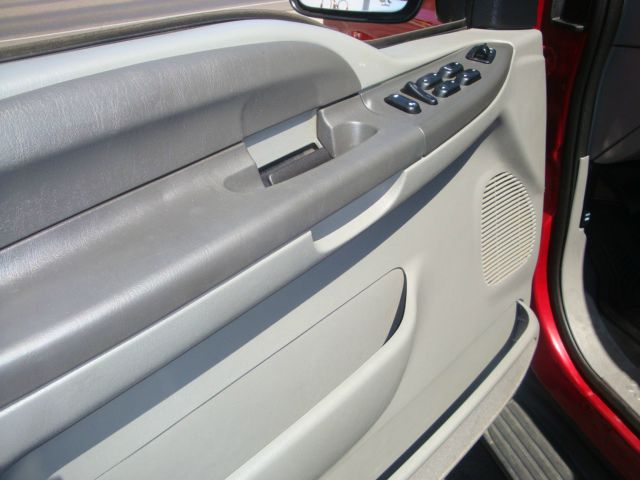 Ford Excursion 2002 photo 2