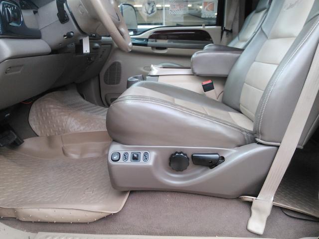 Ford Excursion 2002 photo 11