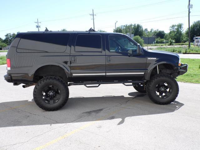 Ford Excursion 2002 photo 22