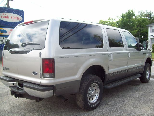 Ford Excursion 2002 photo 10