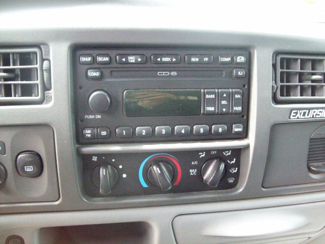 Ford Excursion 2002 photo 8