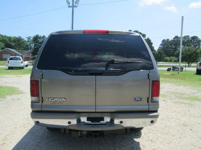 Ford Excursion 2002 photo 1