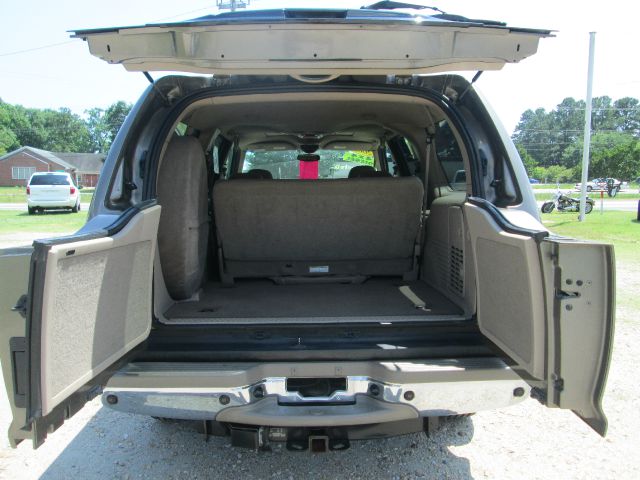 Ford Excursion 2002 photo 3