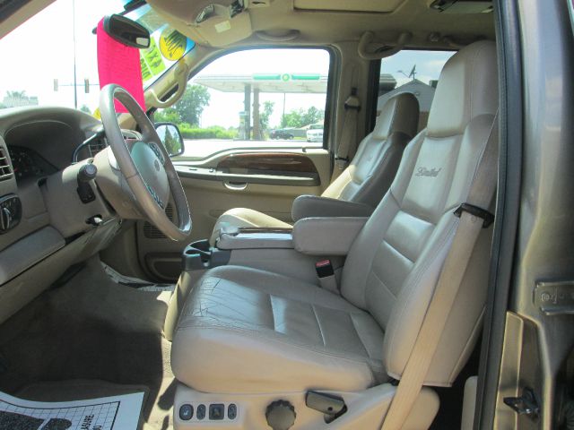 Ford Excursion 2002 photo 8