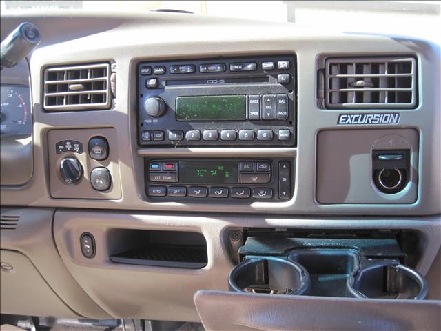 Ford Excursion 2002 photo 2