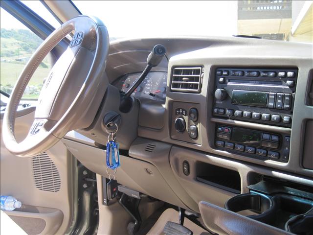 Ford Excursion 2002 photo 3