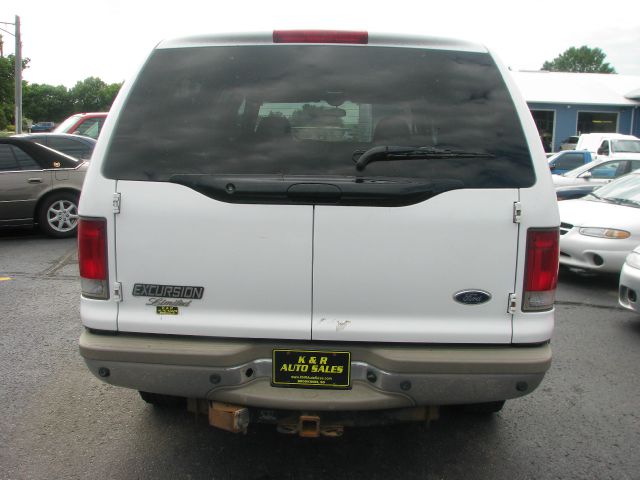 Ford Excursion 2002 photo 1