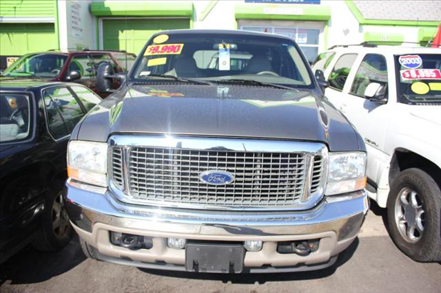 Ford Excursion 2002 photo 2